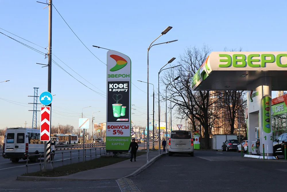 Уличные светодиодные  экраны для сети заправок Эверон