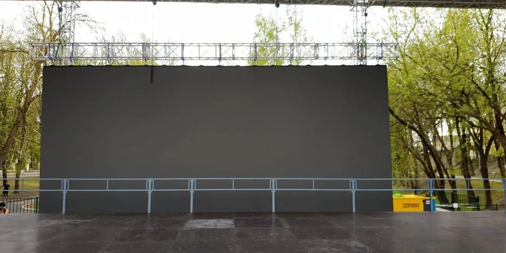 Экран уличный Р10 яркость 6500cd